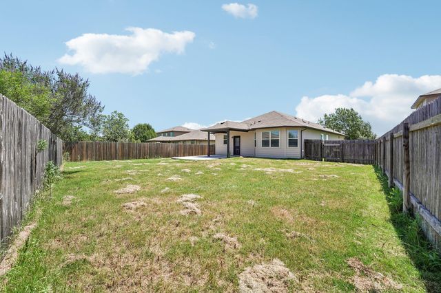 323 Quarry LN, Liberty Hill, TX 78642
