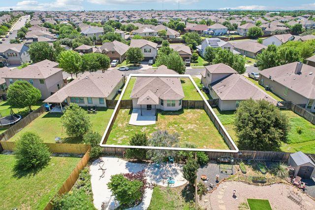 323 Quarry LN, Liberty Hill, TX 78642