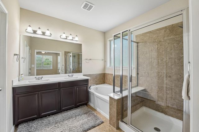 323 Quarry LN, Liberty Hill, TX 78642
