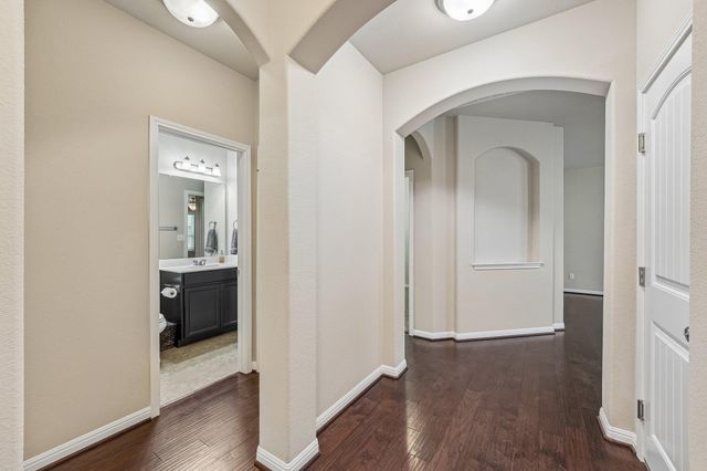 323 Quarry LN, Liberty Hill, TX 78642