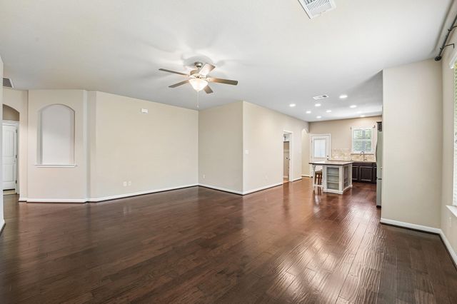 323 Quarry LN, Liberty Hill, TX 78642
