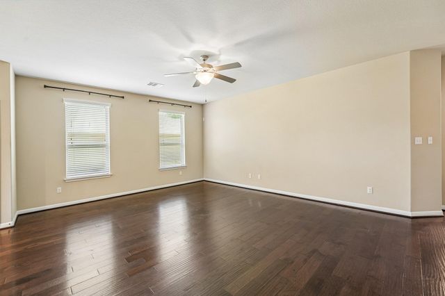 323 Quarry LN, Liberty Hill, TX 78642