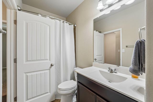 323 Quarry LN, Liberty Hill, TX 78642