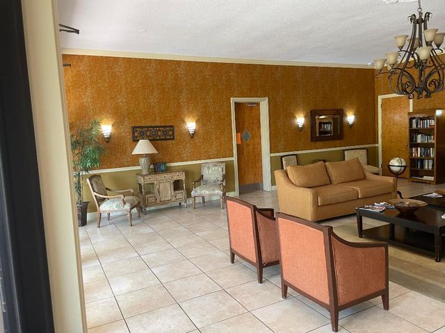 200 Bonnie Boulevard 138, Palm Springs, FL 33461