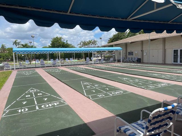 200 Bonnie Boulevard 138, Palm Springs, FL 33461