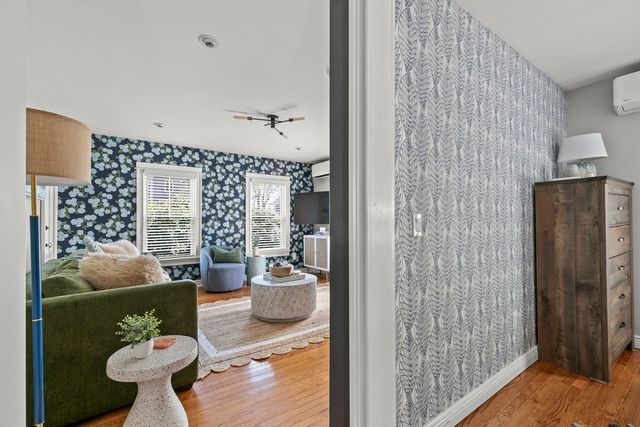 442 Commercial St 2, Provincetown, MA 02657