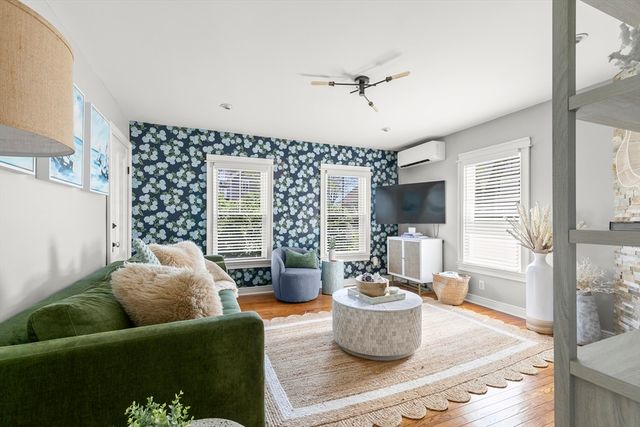 442 Commercial St 2, Provincetown, MA 02657