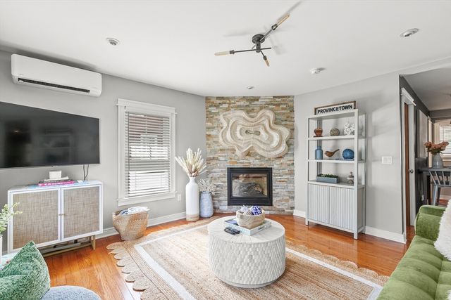 442 Commercial St 2, Provincetown, MA 02657