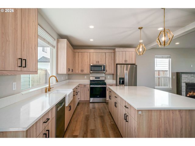 2788 D St, Salem, OR 97301