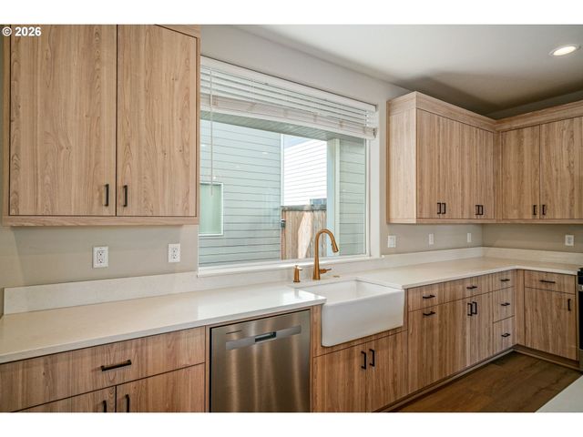 2788 D St, Salem, OR 97301