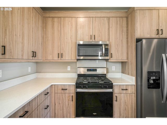 2788 D St, Salem, OR 97301
