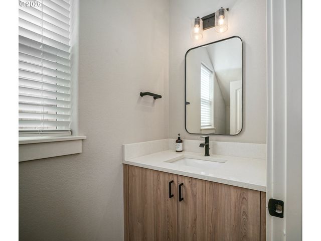 2788 D St, Salem, OR 97301