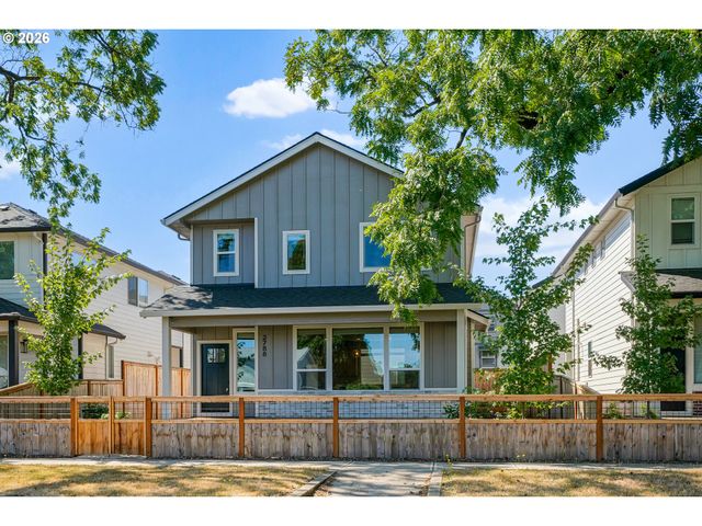 2788 D St, Salem, OR 97301