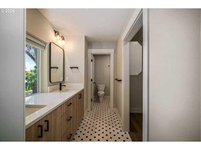 2788 D St, Salem, OR 97301