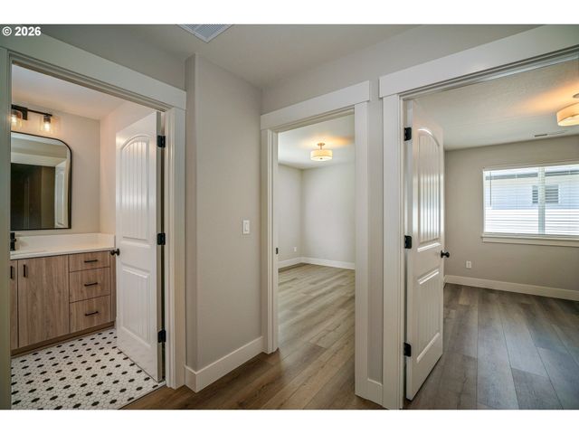 2788 D St, Salem, OR 97301