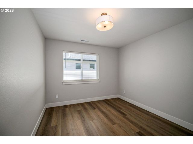 2788 D St, Salem, OR 97301