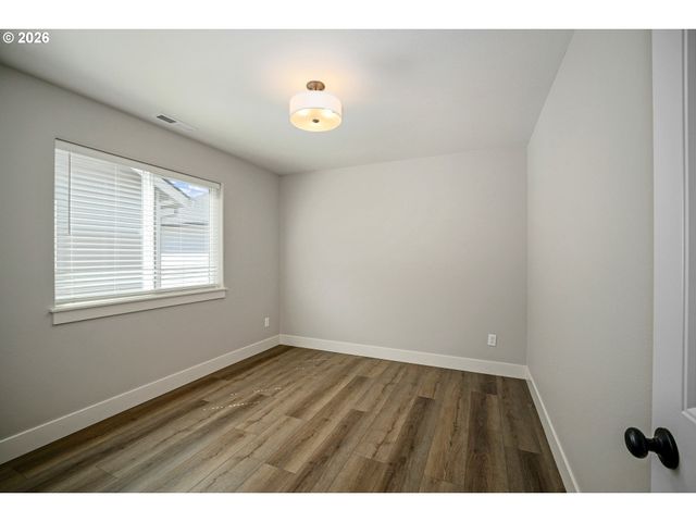 2788 D St, Salem, OR 97301