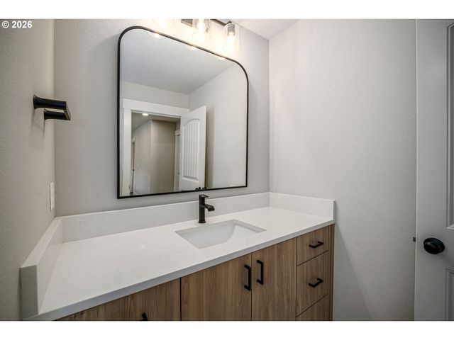 2788 D St, Salem, OR 97301
