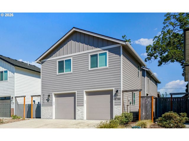2788 D St, Salem, OR 97301