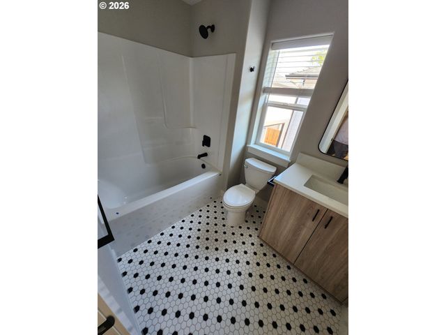 2788 D St, Salem, OR 97301