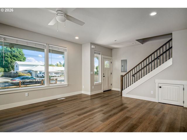 2788 D St, Salem, OR 97301