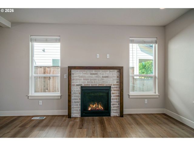 2788 D St, Salem, OR 97301