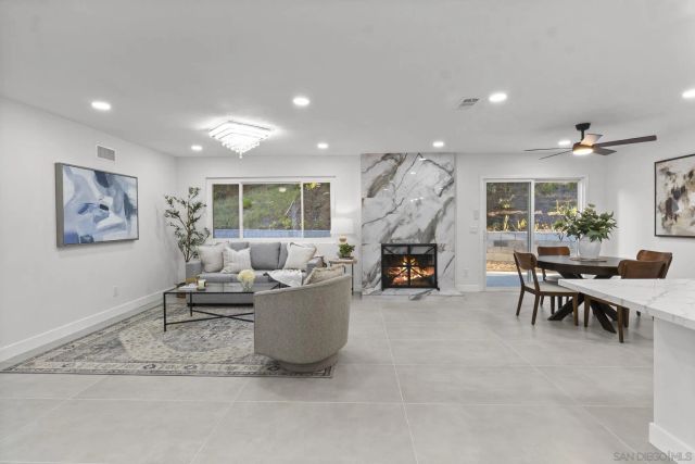 9408 Avenida Acero, Spring Valley, CA 91977