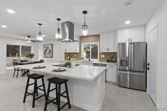 9408 Avenida Acero, Spring Valley, CA 91977