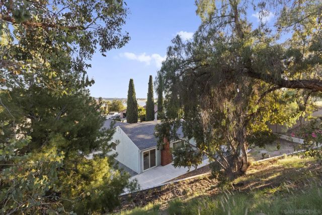 9408 Avenida Acero, Spring Valley, CA 91977