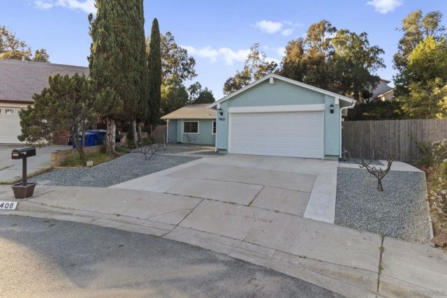 9408 Avenida Acero, Spring Valley, CA 91977