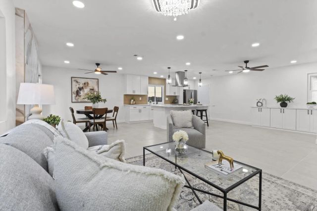 9408 Avenida Acero, Spring Valley, CA 91977