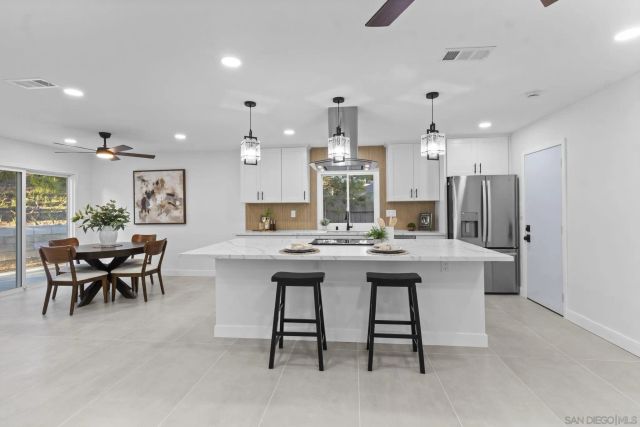 9408 Avenida Acero, Spring Valley, CA 91977