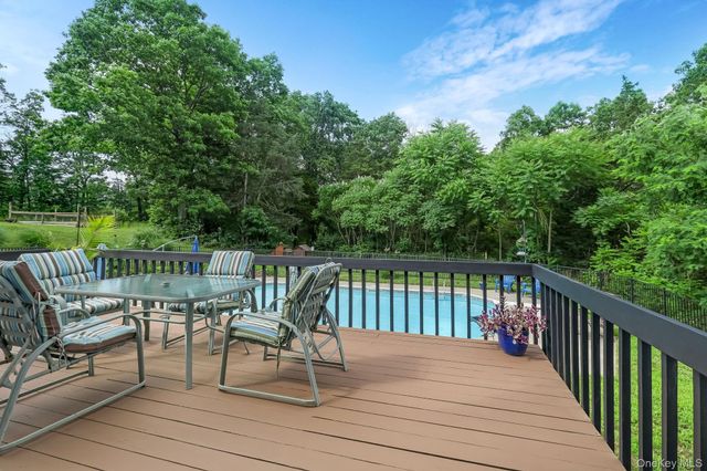 185 Rombout Road, Pleasant Valley, NY 12569