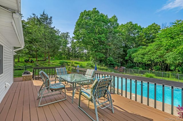 185 Rombout Road, Pleasant Valley, NY 12569