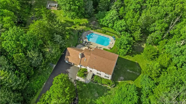185 Rombout Road, Pleasant Valley, NY 12569