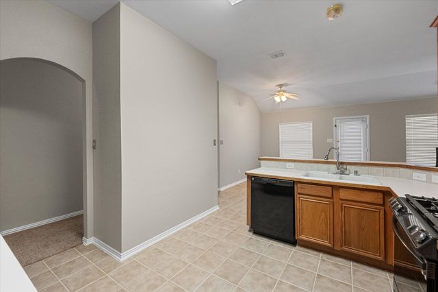 511 Rocky Creek Drive, Mansfield, TX 76063