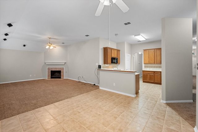 511 Rocky Creek Drive, Mansfield, TX 76063