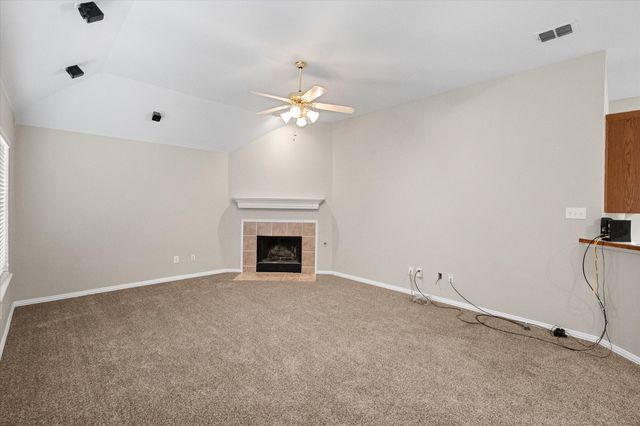 511 Rocky Creek Drive, Mansfield, TX 76063