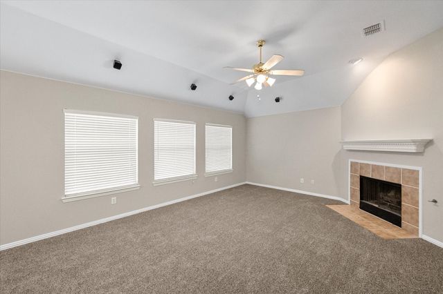 511 Rocky Creek Drive, Mansfield, TX 76063