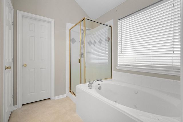 511 Rocky Creek Drive, Mansfield, TX 76063