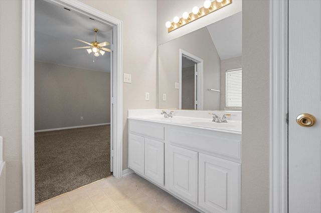 511 Rocky Creek Drive, Mansfield, TX 76063