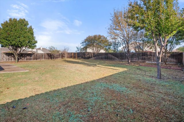 511 Rocky Creek Drive, Mansfield, TX 76063