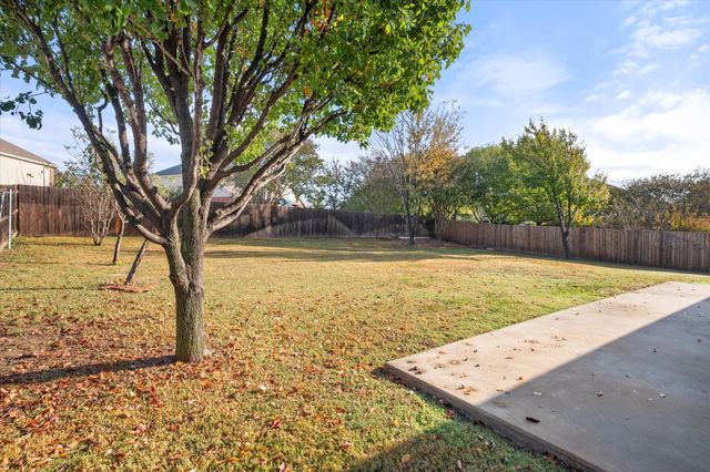 511 Rocky Creek Drive, Mansfield, TX 76063