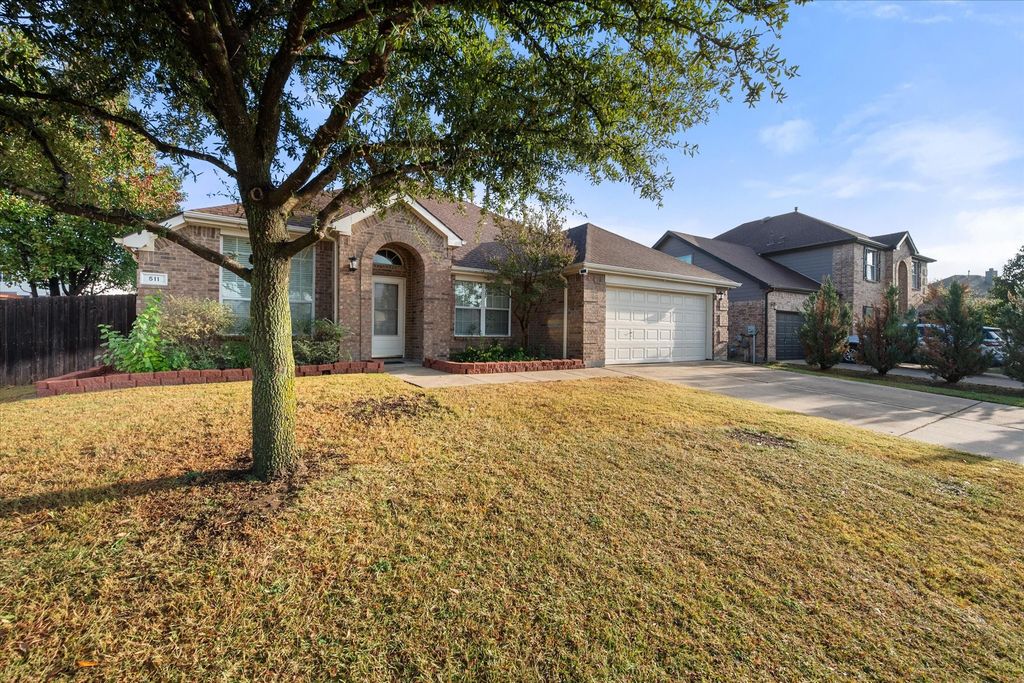 511 Rocky Creek Drive, Mansfield, TX 76063