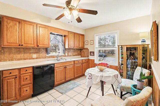 1517 Lenore Avenue, Lansing, MI 48910