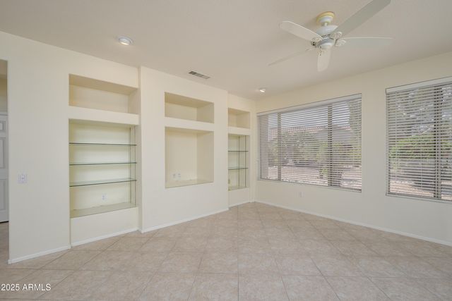 15750 W LINKSVIEW Drive, Surprise, AZ 85374