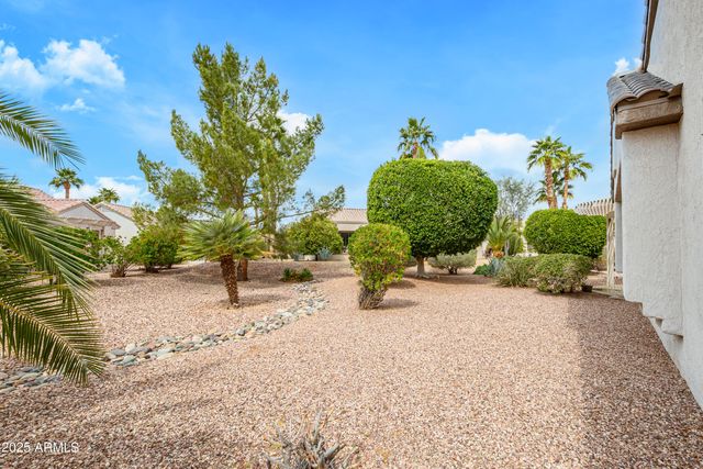 15750 W LINKSVIEW Drive, Surprise, AZ 85374
