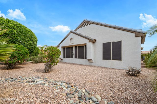 15750 W LINKSVIEW Drive, Surprise, AZ 85374