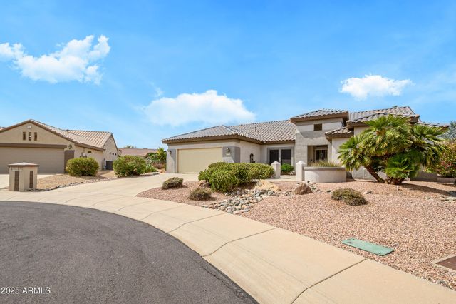 15750 W LINKSVIEW Drive, Surprise, AZ 85374