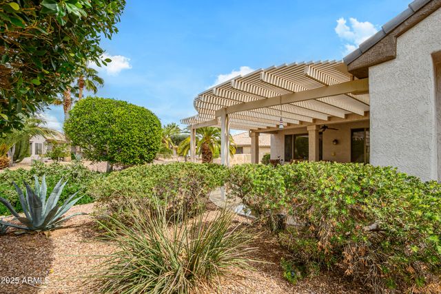 15750 W LINKSVIEW Drive, Surprise, AZ 85374